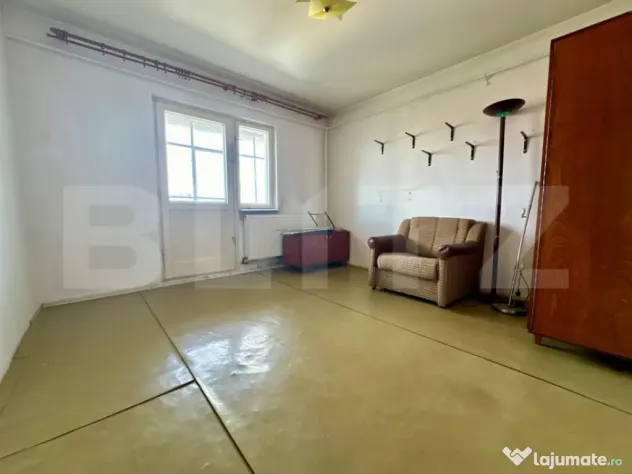 Apartament 2 camere decomandat, zona Rogerius