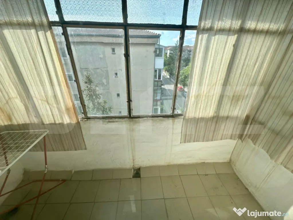 Apartament 2 camere decomandat, zona Rogerius
