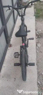 Bicicletă BMX Bulls Mad Boy – Sistem Rotor 360° + 4 Peg-uri 