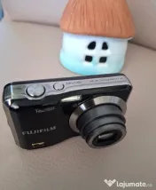 Aparat foto digital ITP Fujifilm finepix AX200 ora si data pe poza stil Y2K tech