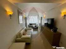 DE INCHIRIAT: Apartament la casa, curte privata si terase...