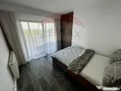 DE INCHIRIAT: Apartament la casa, curte privata si terase... 