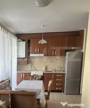 Apartament cu 3 camere, decomandat, 60 mp, zona Centrala