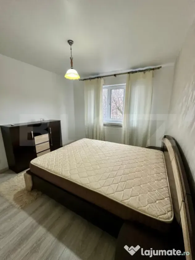 Apartament 3 camere, 67 mp, zona Teilor