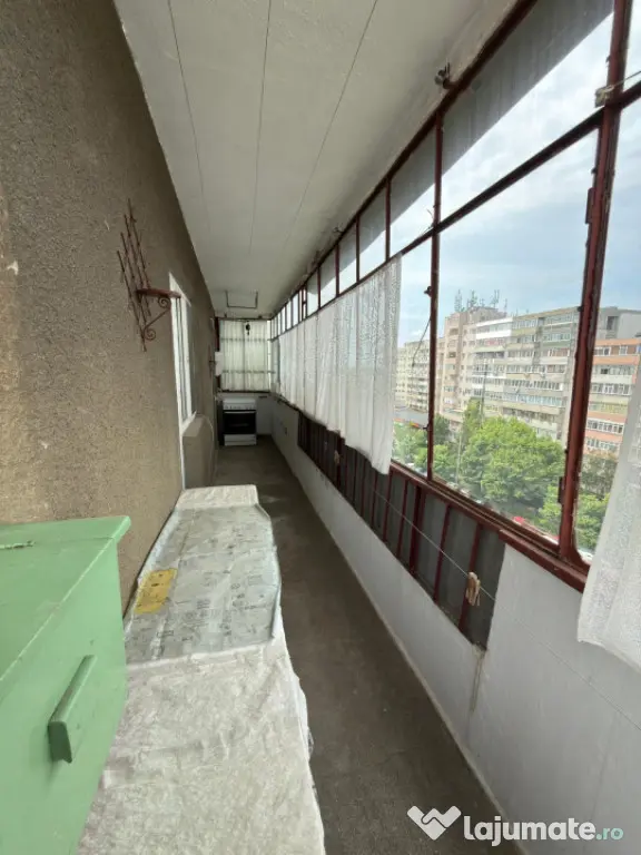 VANZARE APARTAMENT 3 CAMERE ETAJ INTERMEDIAR BD.BUCURESTI