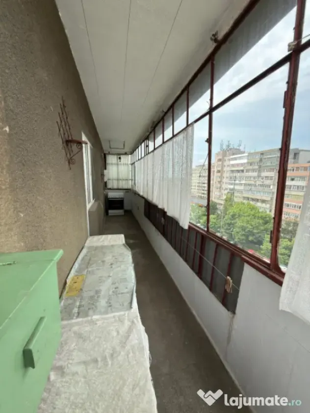 VANZARE APARTAMENT 3 CAMERE ETAJ INTERMEDIAR BD.BUCURESTI