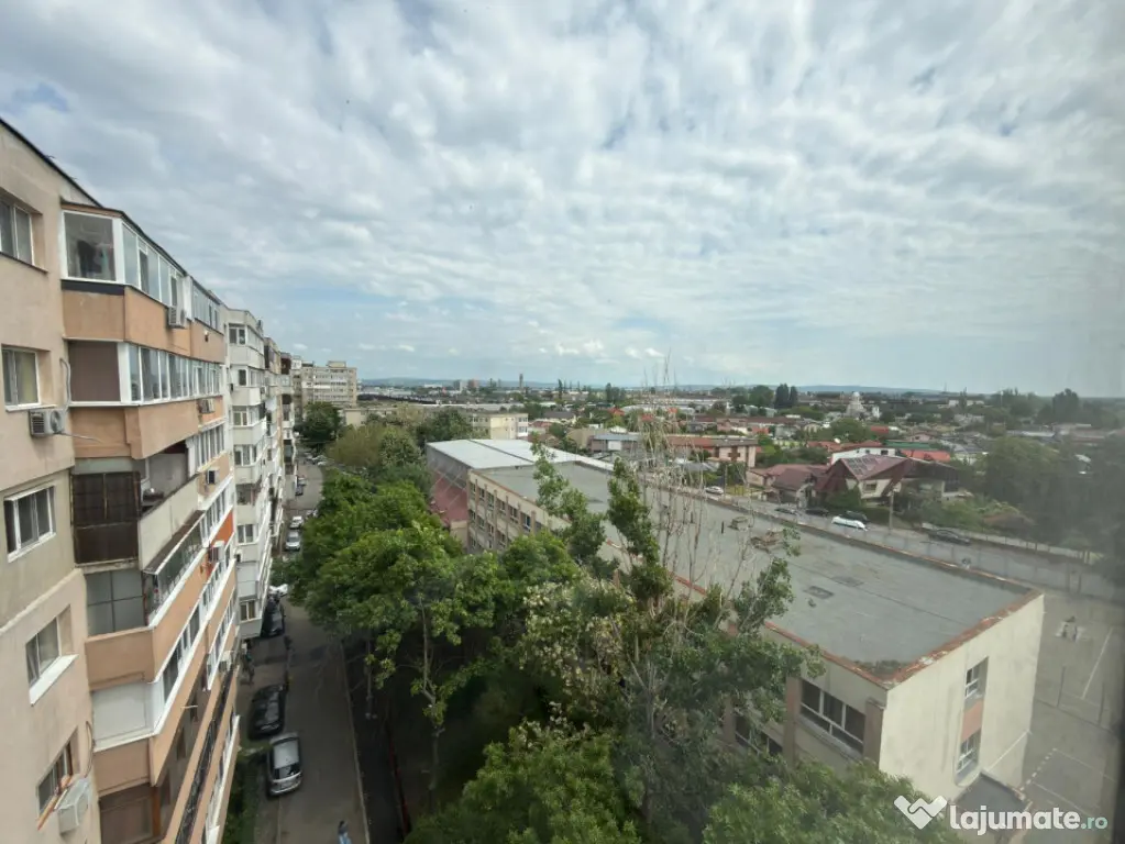 VANZARE APARTAMENT 3 CAMERE ETAJ INTERMEDIAR BD.BUCURESTI
