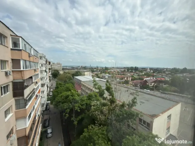 VANZARE APARTAMENT 3 CAMERE ETAJ INTERMEDIAR BD.BUCURESTI