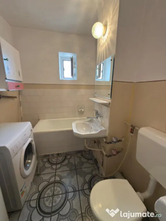 VANZARE APARTAMENT 3 CAMERE ETAJ INTERMEDIAR BD.BUCURESTI