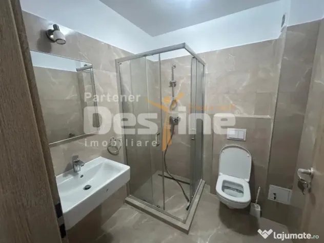 Apartament cu 3 camere, cu balcon si loc de parcare inclus,