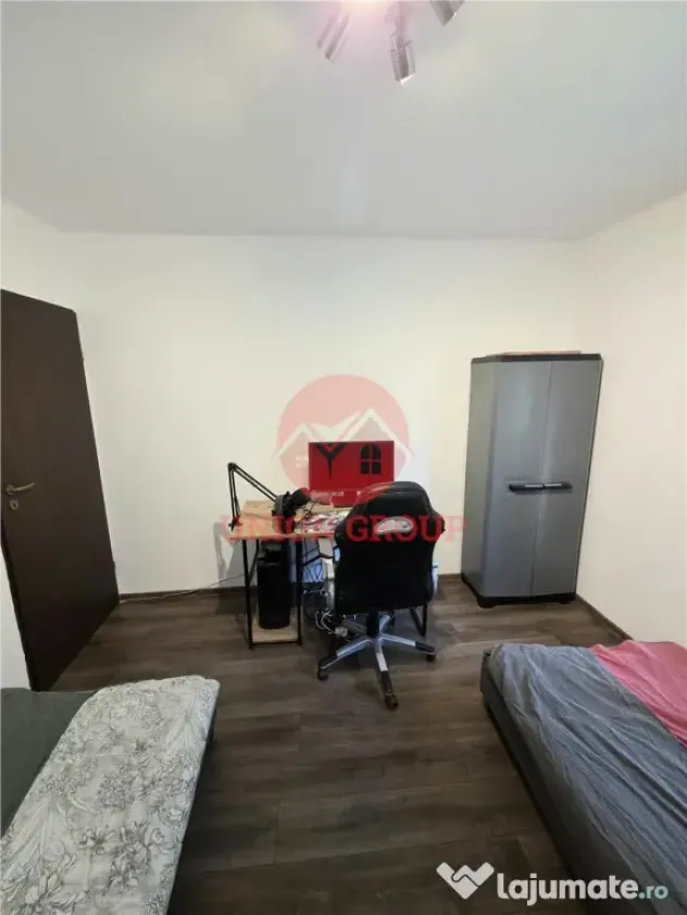 Apartament 3 Camere, Spatios, Parter, Zona Far