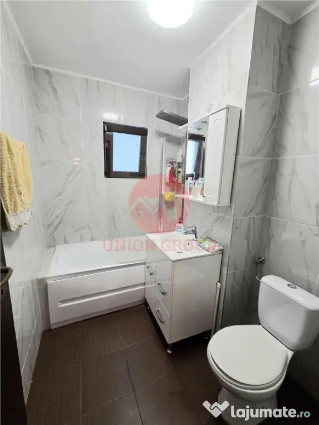 Apartament 3 Camere, Spatios, Parter, Zona Far