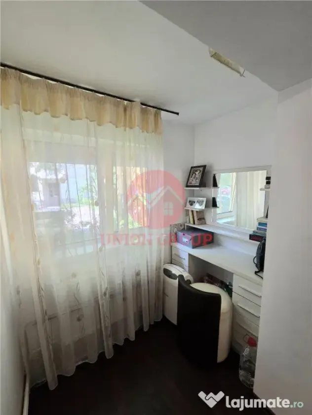 Apartament 3 Camere, Spatios, Parter, Zona Far