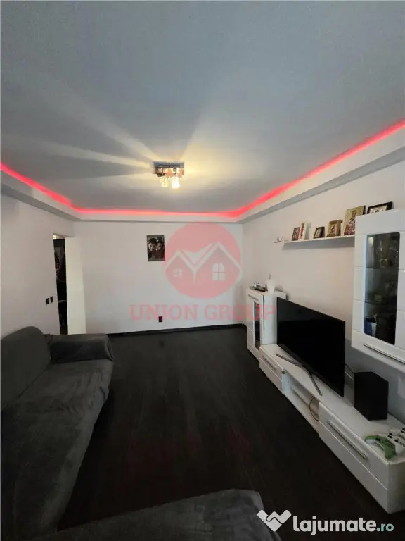 Apartament 3 Camere, Spatios, Parter, Zona Far
