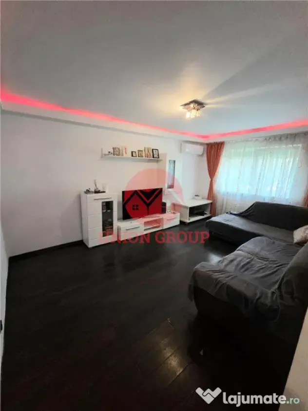 Apartament 3 Camere, Spatios, Parter, Zona Far