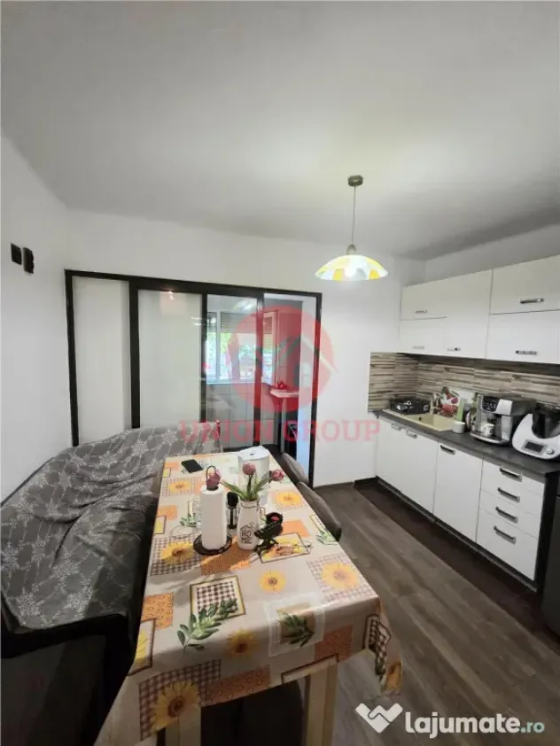 Apartament 3 Camere, Spatios, Parter, Zona Far