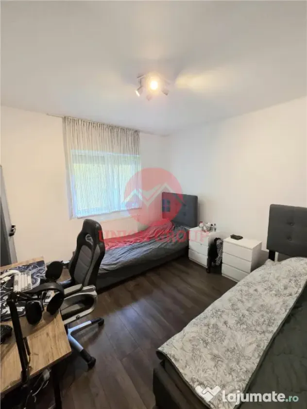 Apartament 3 Camere, Spatios, Parter, Zona Far
