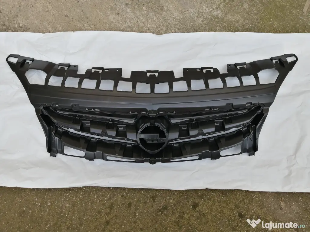 grila radiator Opel Astra J facelift