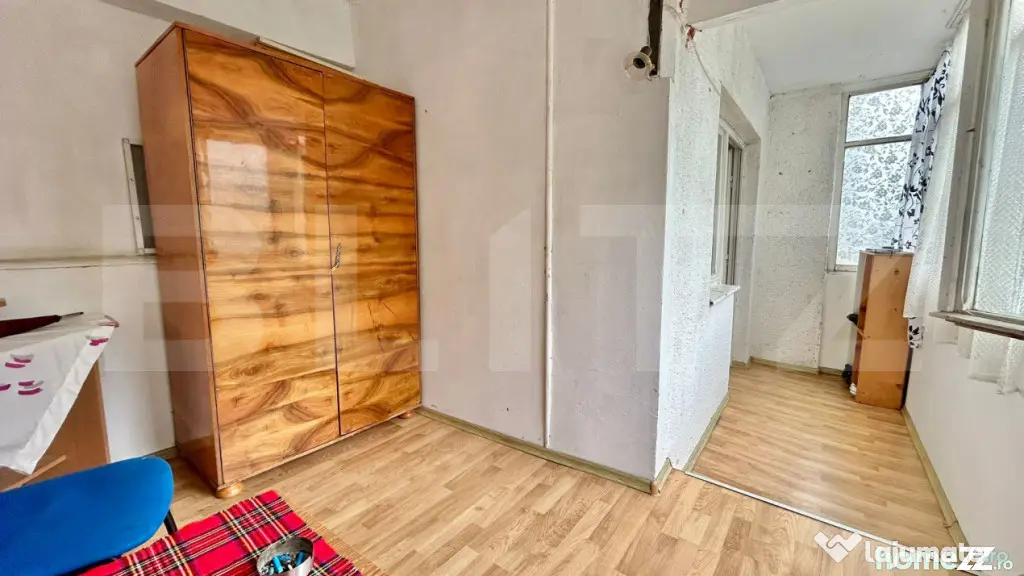 Garsonieră spațioasă, la etaj 1, în Rogerius - Oradea (Bihor)