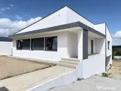 Casa individuala cu GARAJ si 700 mp TEREN, Dumbrava, 0% comi 