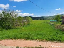 Teren intravilan de vânzare – 2.996 mp, între case, cu toate utilitățile
