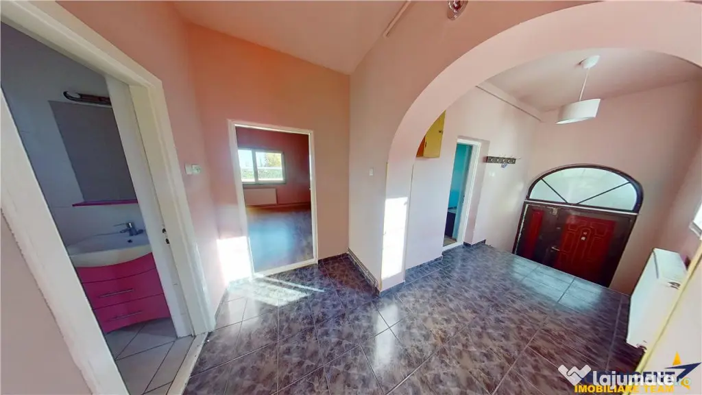 3D! Apartament in casa:recomandat locuinta sau business, Gar