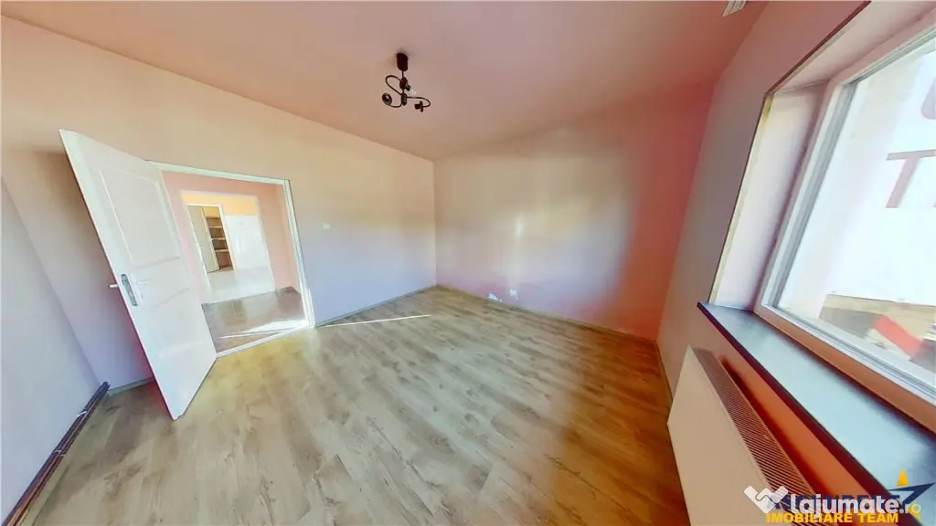 3D! Apartament in casa:recomandat locuinta sau business, Gar
