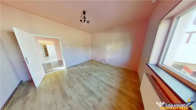 3D! Apartament in casa:recomandat locuinta sau business, Gar