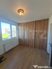 Apartament cu 3 camere, semidecomandat, mobilat si utilat, p