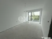 Casă de vânzare într-un triplex I Smeura, strada Olteni I 