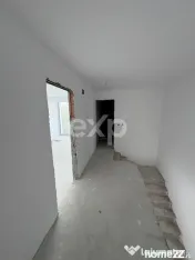 Casă de vânzare într-un triplex I Smeura, strada Olteni I 