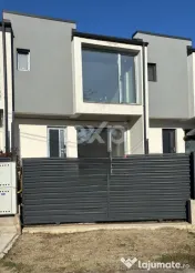 Casa de vanzare - triplex I Trivale Smeura 