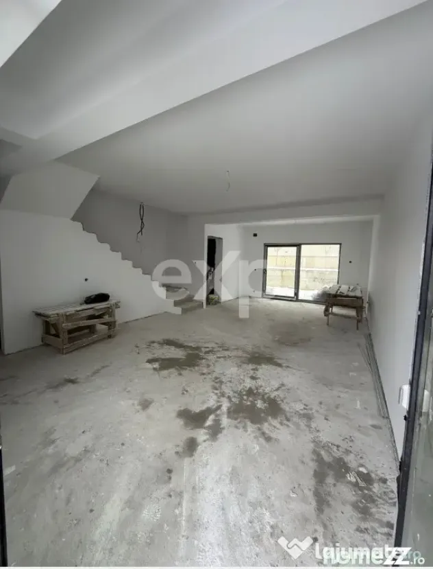 Casa de vanzare - triplex I Trivale Smeura