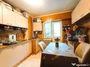 2 camere Unirii decomandat, et. 1, an 1993, 62 mp, renovat 