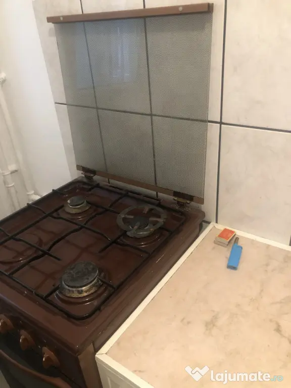 Timpuri noi tineretului piscului etaj 1