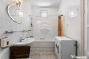 Casă cu 3 camere de vânzare în zona Intim- Str. Andrei...