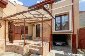 Casă cu 3 camere de vânzare în zona Intim- Str. Andrei...