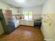 Casa langa padure in Paun