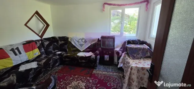 Casa de vanzare cu 5 camere în Mislea