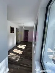 Casa de vanzare cu 2 apartamente in Azuga 
