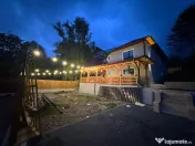 Casa de vanzare cu 2 apartamente in Azuga 