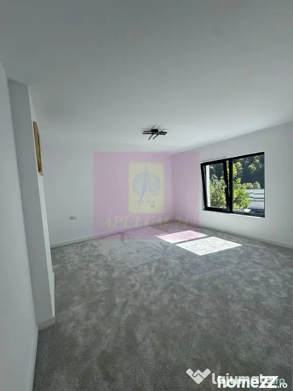 Casa de vanzare cu 2 apartamente in Azuga - Azuga (Prahova)
