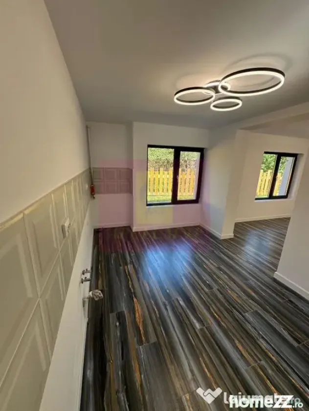 Casa de vanzare cu 2 apartamente in Azuga - Azuga (Prahova)