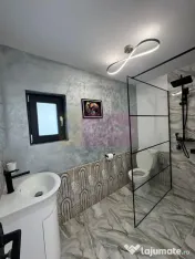 Casa de vanzare cu 2 apartamente in Azuga 