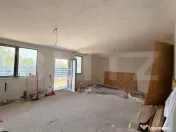 Triplex Nou cu Teren Generos de 306 mp, Lângă Ambasador,