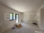 Triplex Nou cu Teren Generos de 306 mp, Lângă Ambasador,
