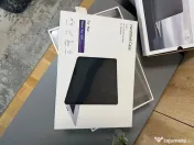 Vând MacBook Air 13 True Tone 