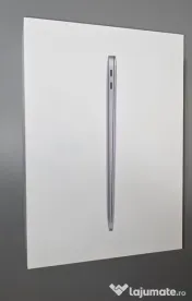 Vând MacBook Air 13 True Tone 