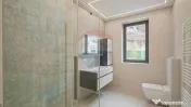 La poalele Tâmpei — vilă contemporană în Schei