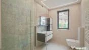 La poalele Tâmpei — vilă contemporană în Schei 